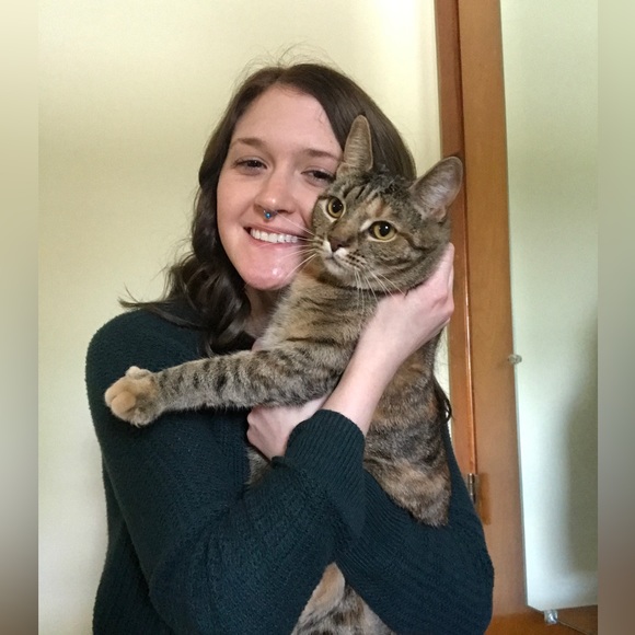 Meet your Posher, Cayli - Picture 2 of 2